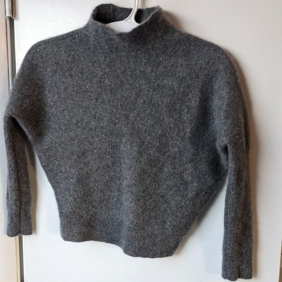 Saks Fifth Avenue Cashmere Gray mock neck Crop Top Sweater Size Small - Picture 1 of 12
